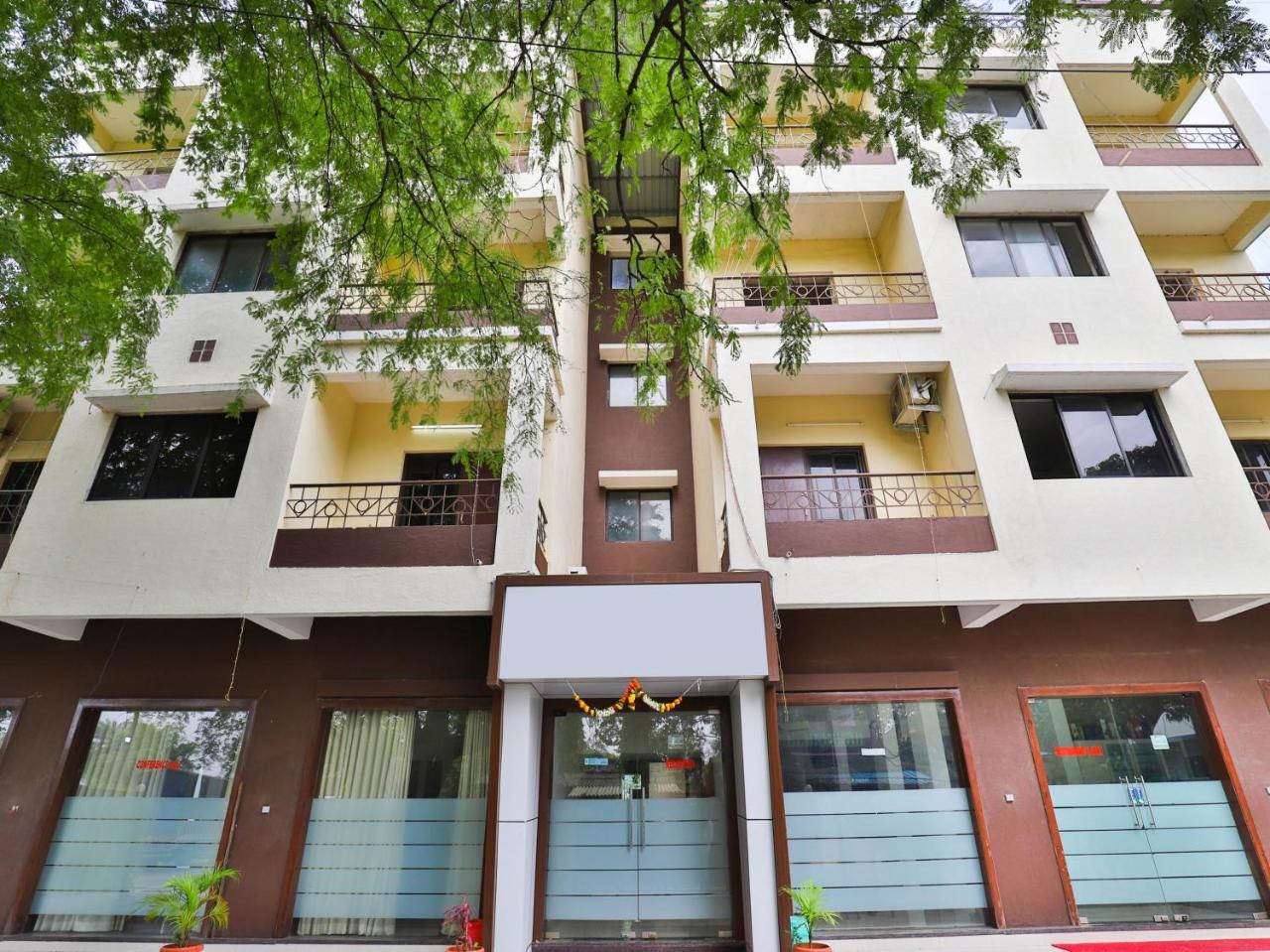 Ambica Hotel 3*