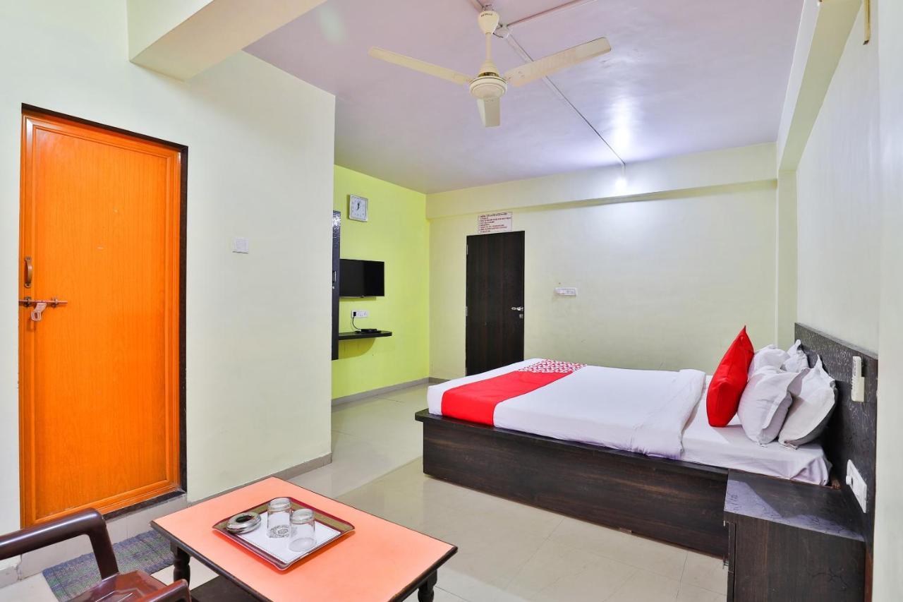 Hotel Oyo 24833 Silver 3*
