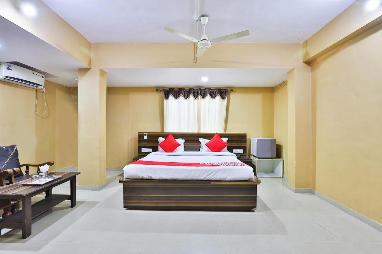 Hotel Oyo 24833 Silver 3*