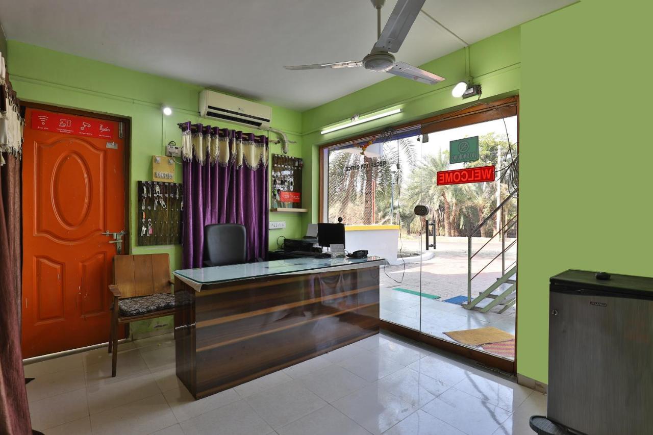 Oyo 24833 Silver Hotel