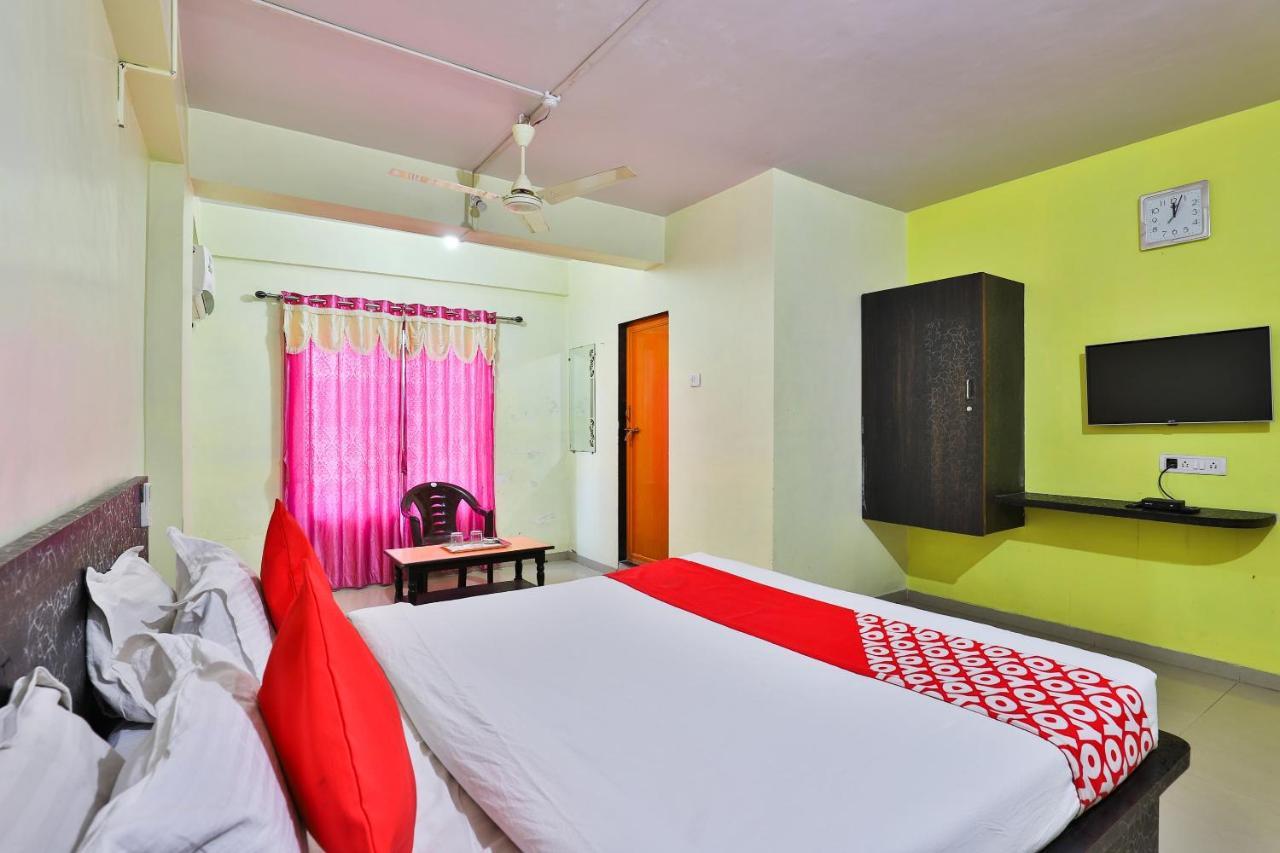 Oyo 24833 Silver Hotel 3*