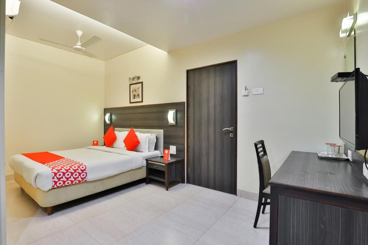 Oyo 17332 Nana's Hotel 2*