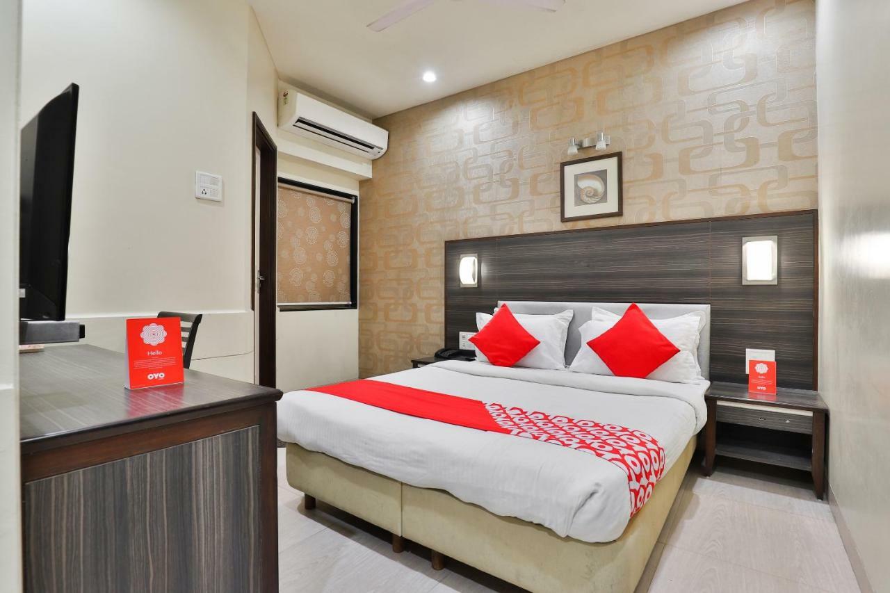 Hotel Oyo 17332 Nana's 2*