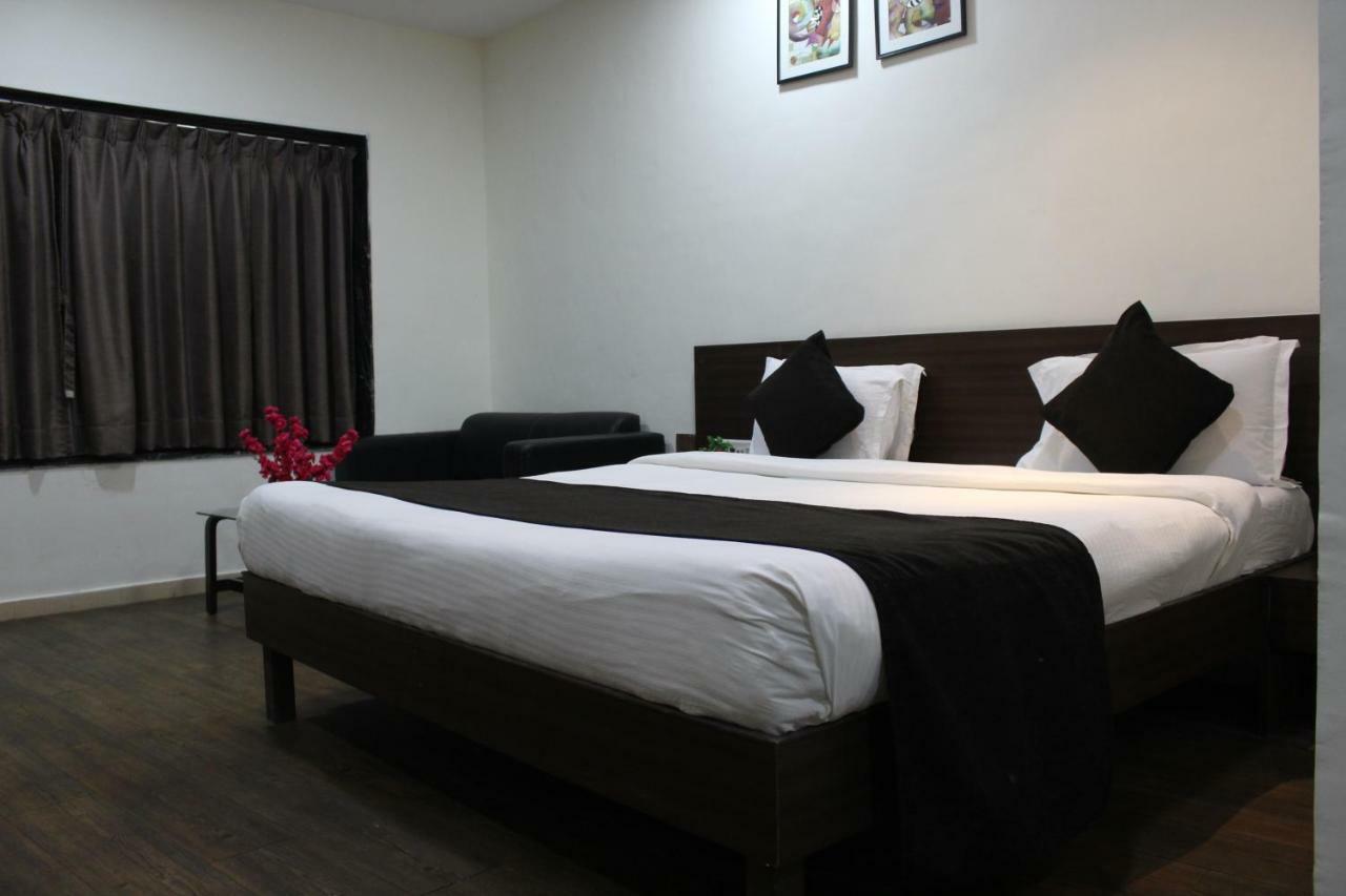 Sea Rock 3* Daman