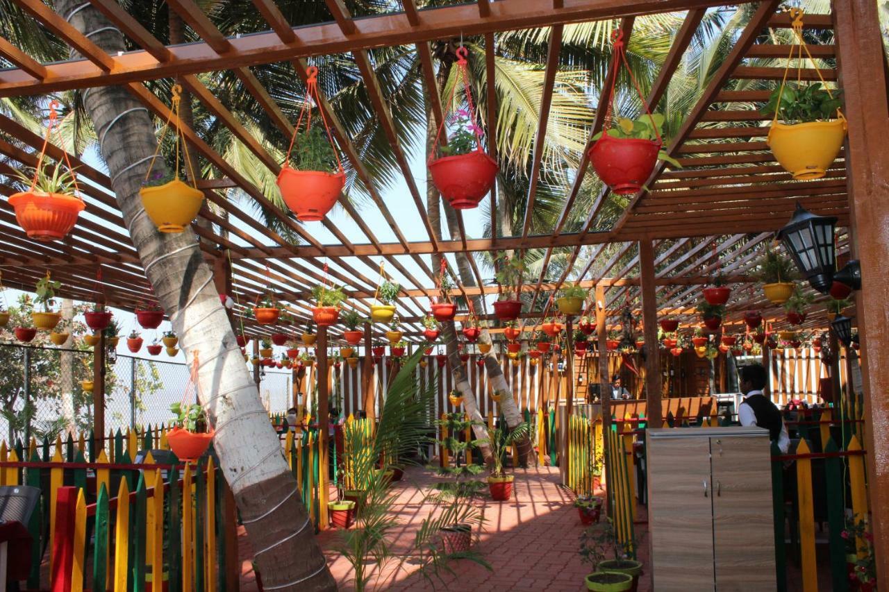 Resort Sea Rock Daman