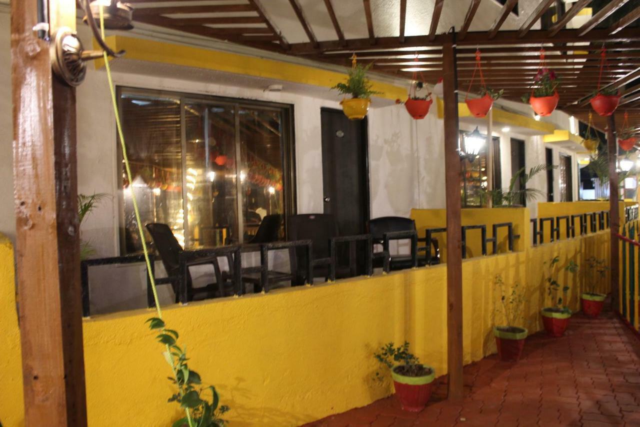 Resort Sea Rock Daman