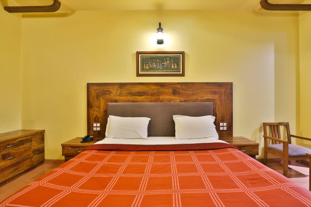 Palette - Ocean Hotel Daman