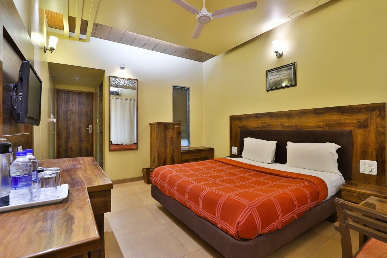 Palette - Ocean Hotel Daman