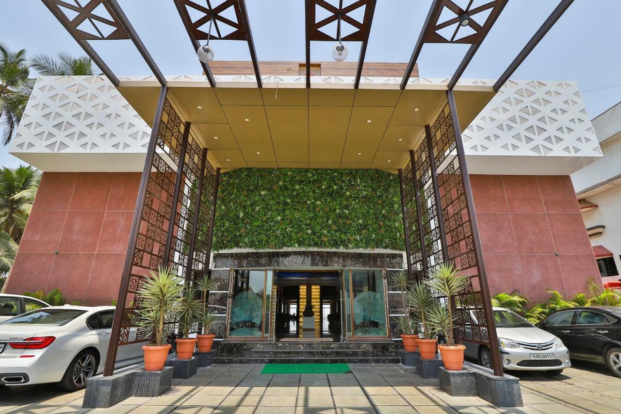Palette - Ocean Hotel Daman