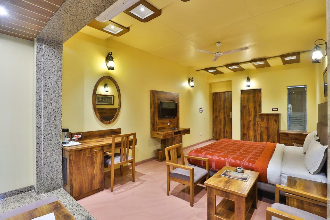 Palette - Ocean Hotel Daman