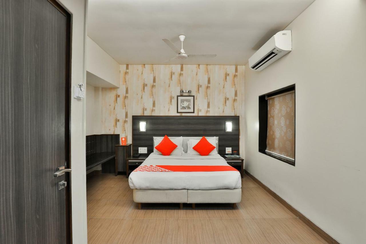 Oyo 17332 Nana's Hotel 2*