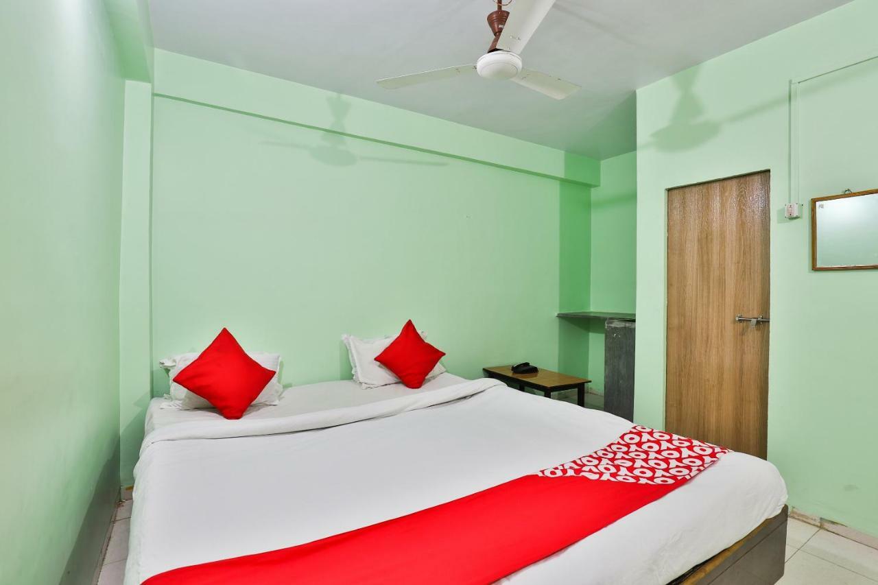Hotel Oyo 24833 Silver Daman