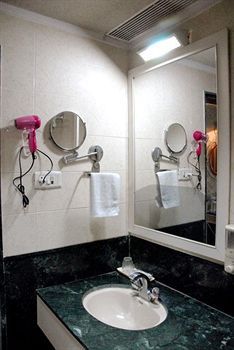 Hotel Gurukripa 3*